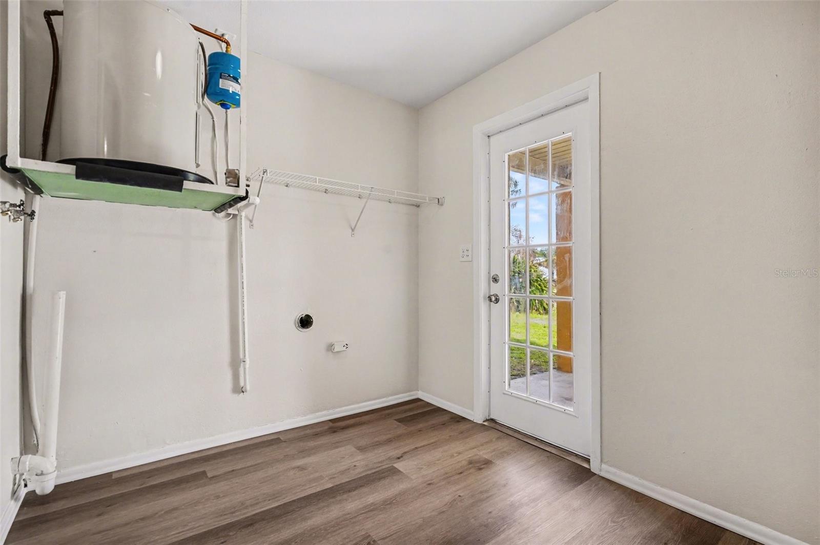 Image 26 of 28 For 770 Mohawk Avenue