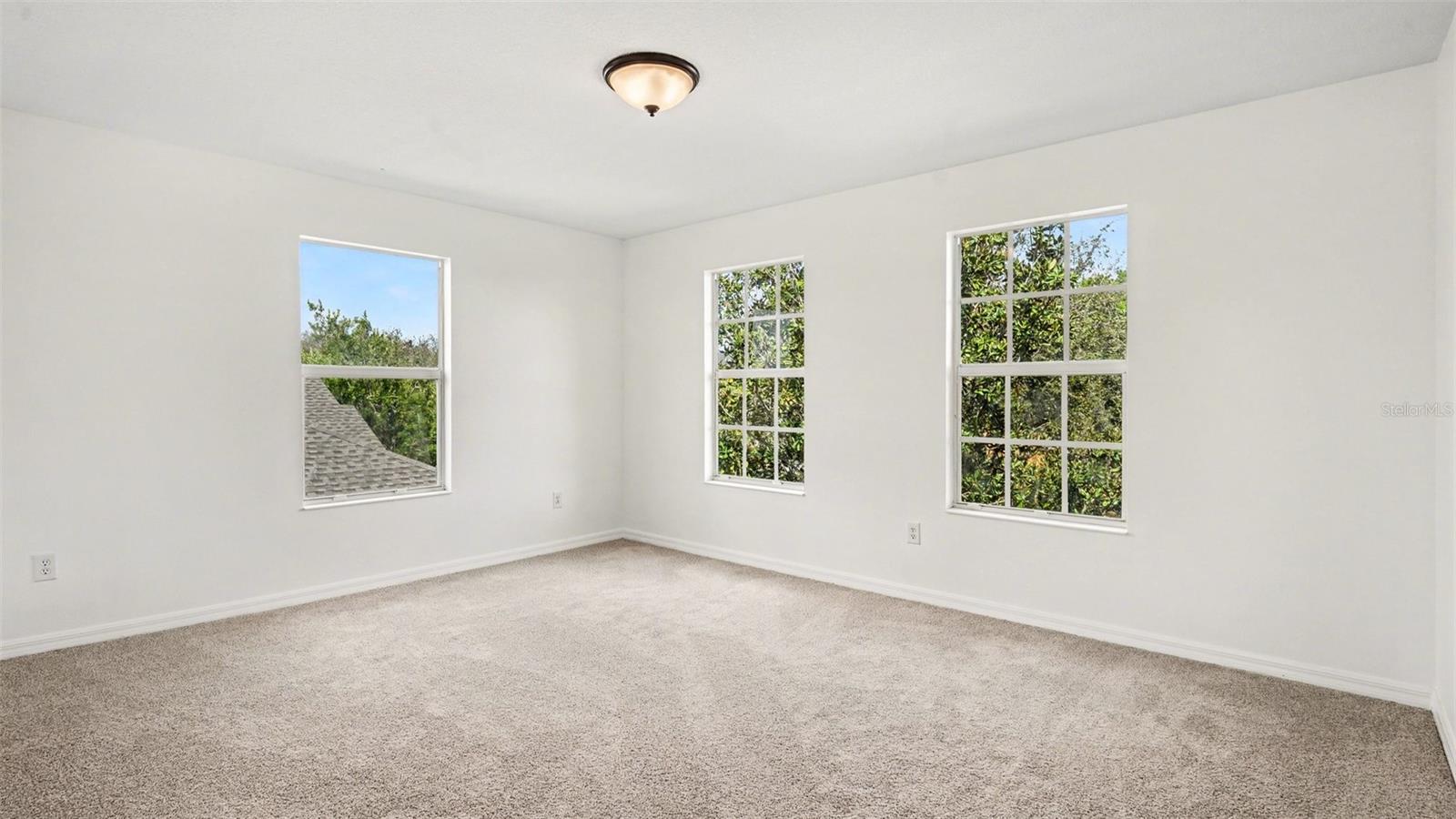 Image 18 of 40 For 9033 Sienna Moss Lane