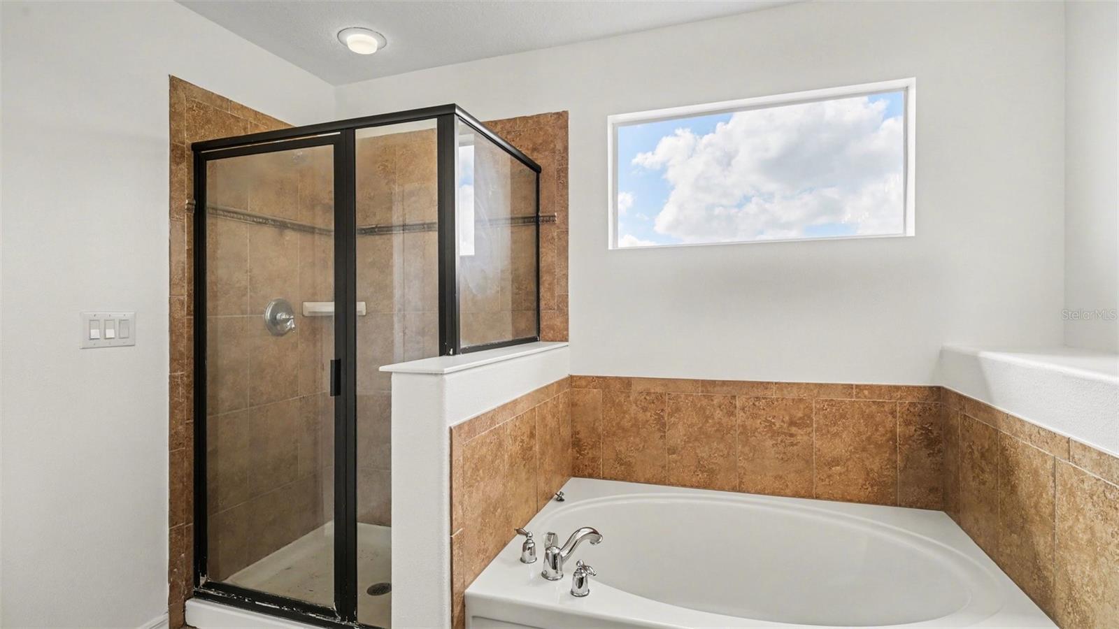 Image 25 of 40 For 9033 Sienna Moss Lane