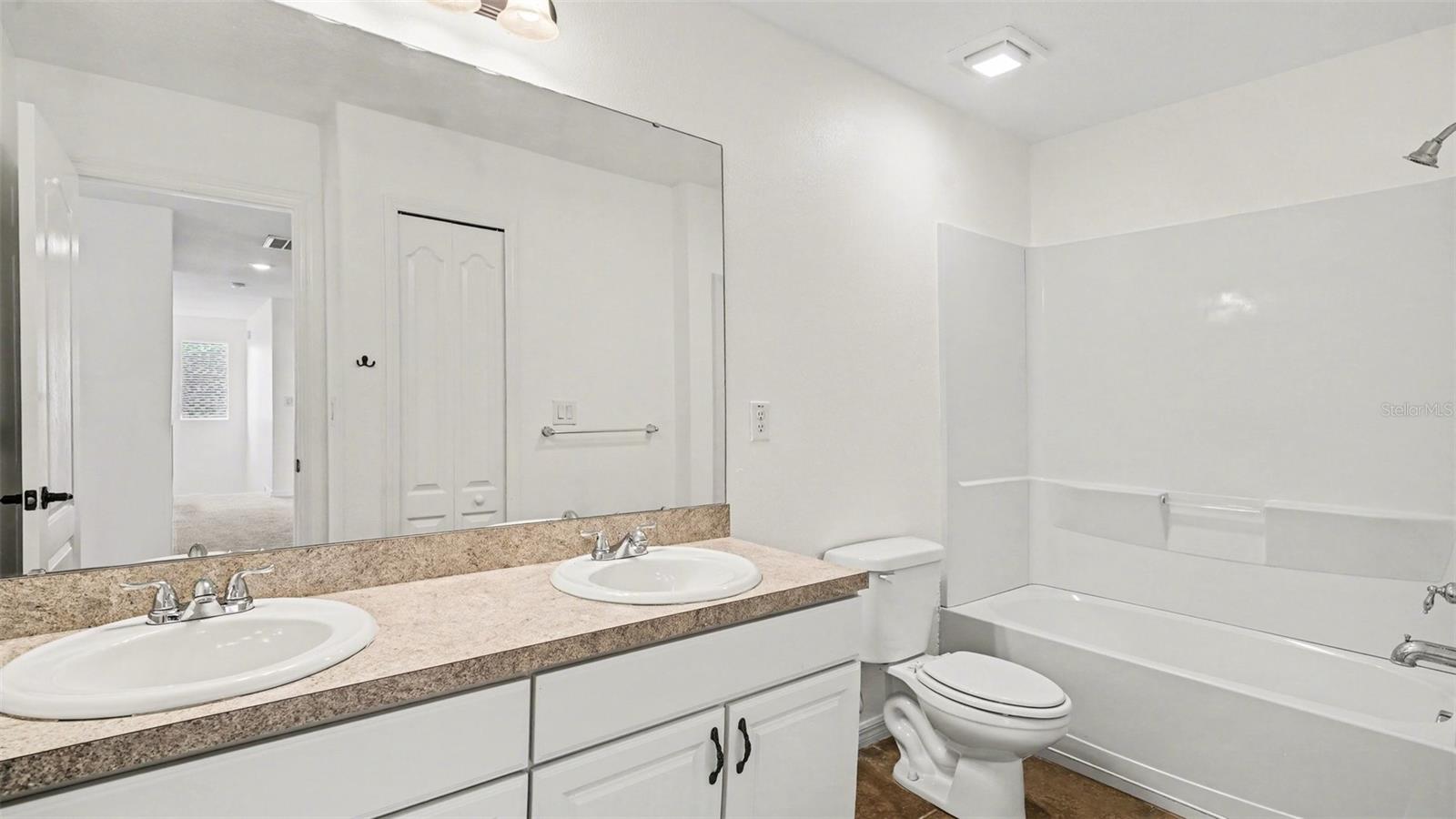 Image 36 of 40 For 9033 Sienna Moss Lane