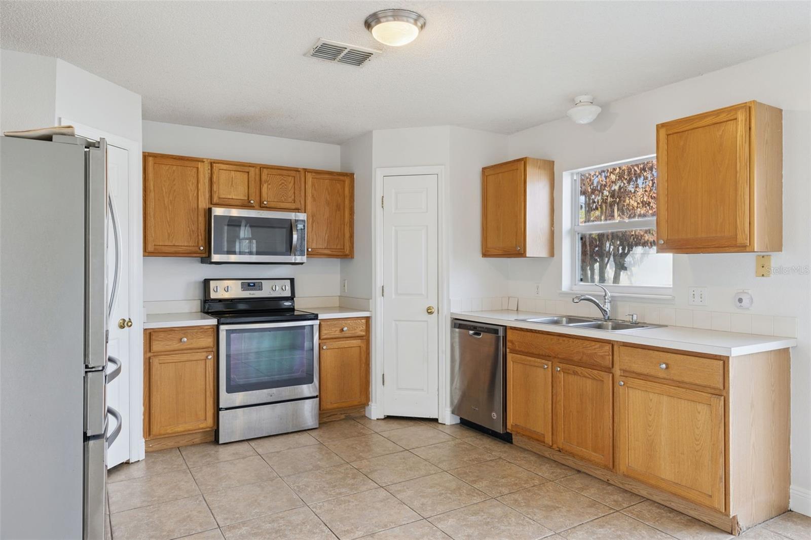 Image 10 of 39 For 11245 Dacre Lane