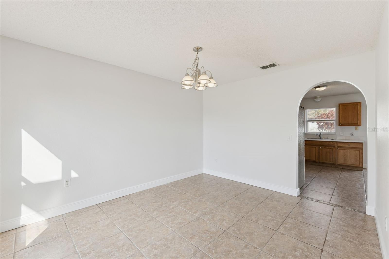 Image 14 of 39 For 11245 Dacre Lane