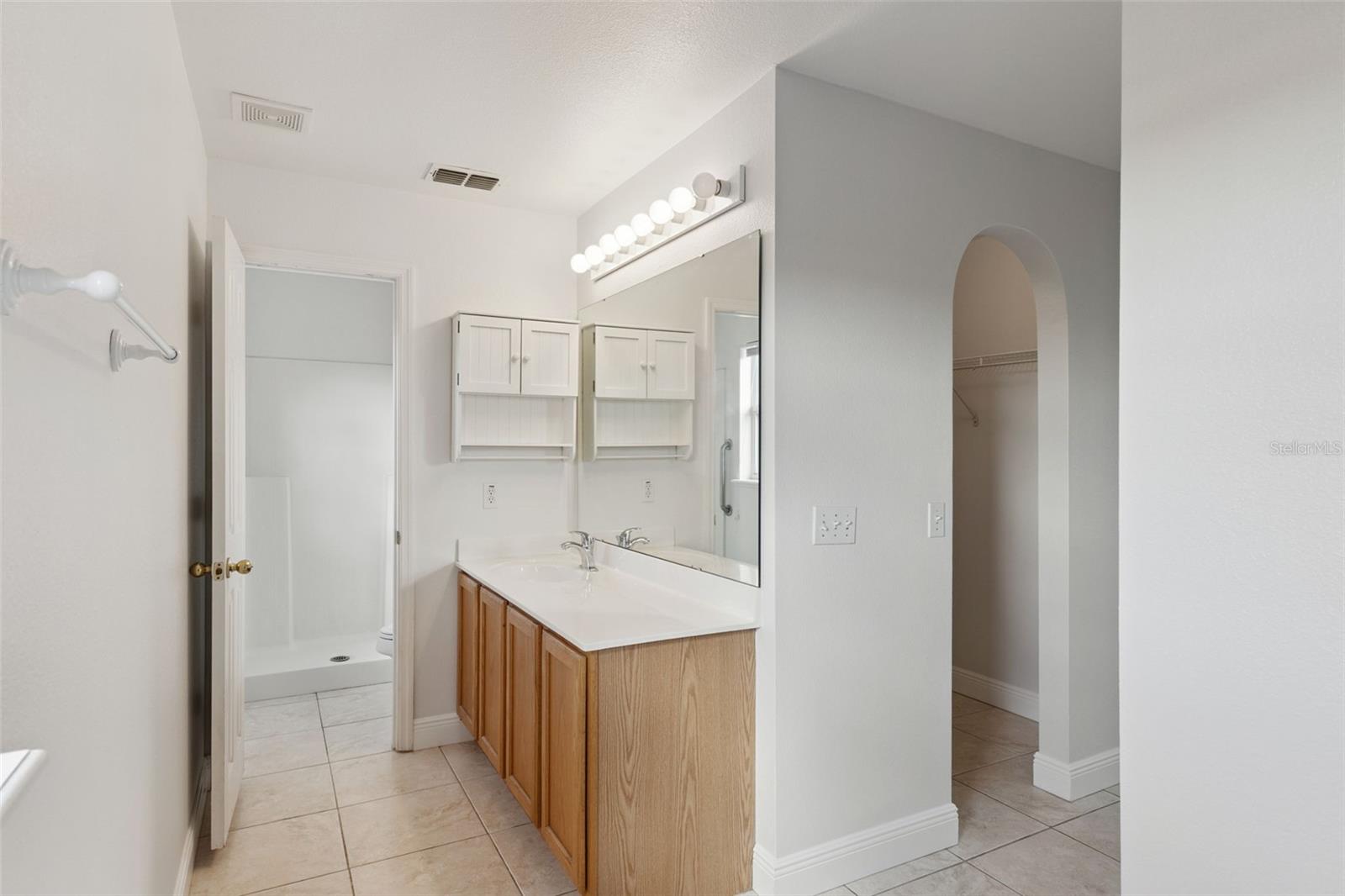 Image 24 of 39 For 11245 Dacre Lane