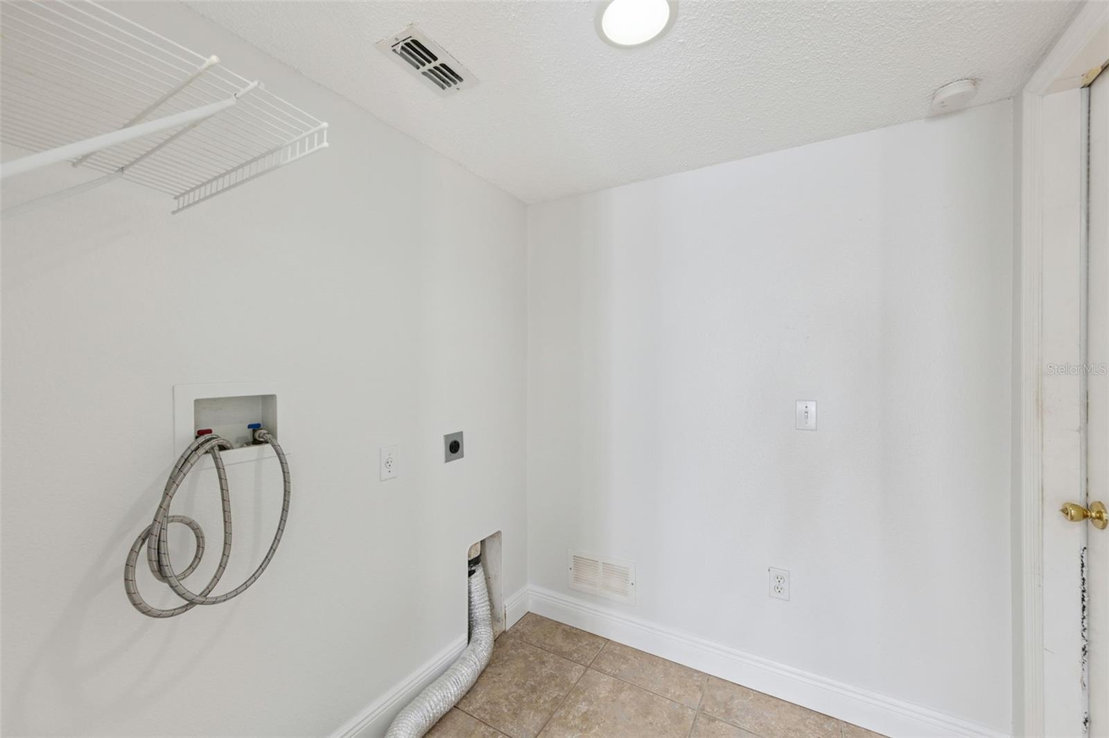 Image 31 of 39 For 11245 Dacre Lane