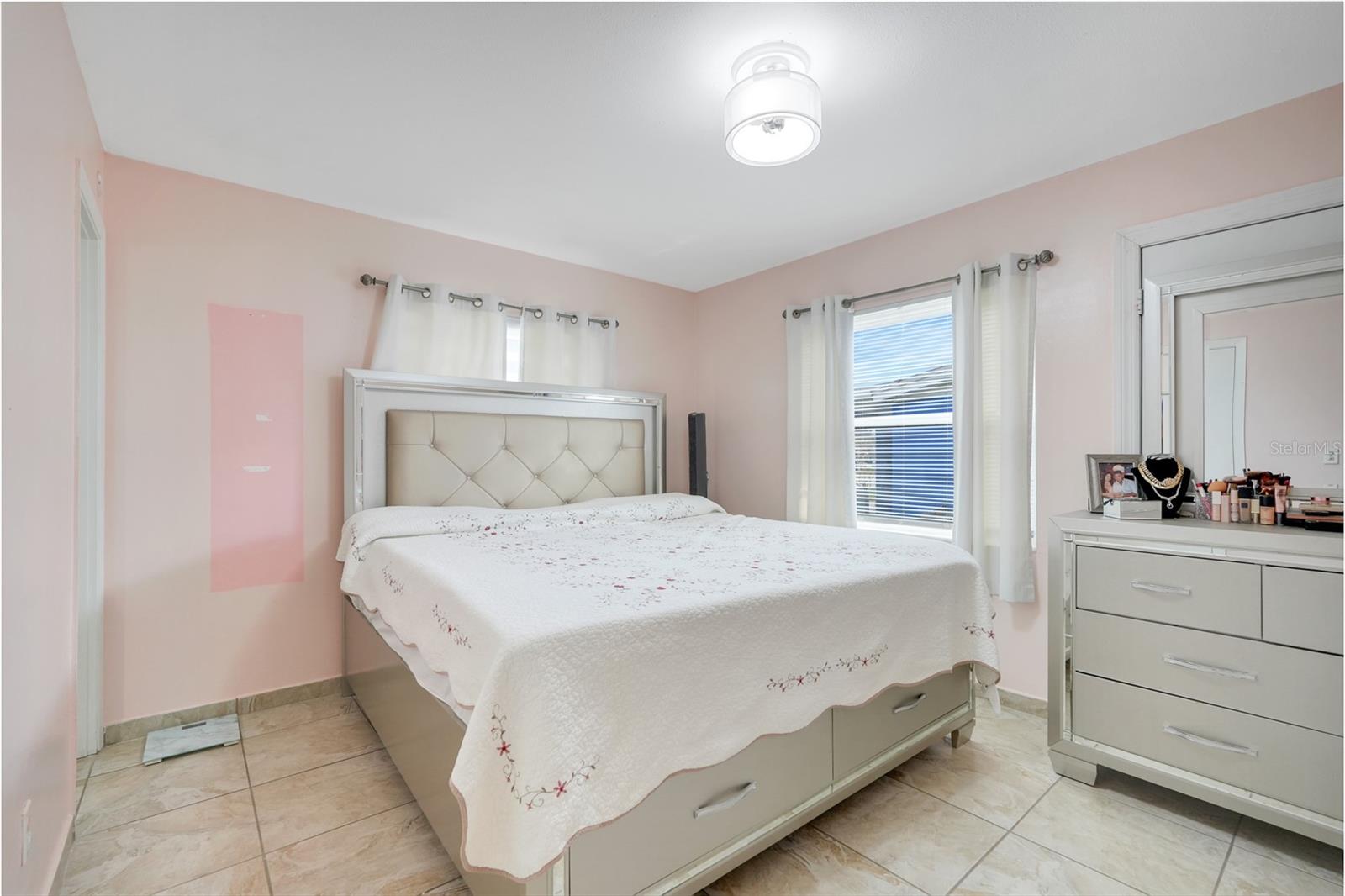 Image 17 of 41 For 1126 Orwell Avenue