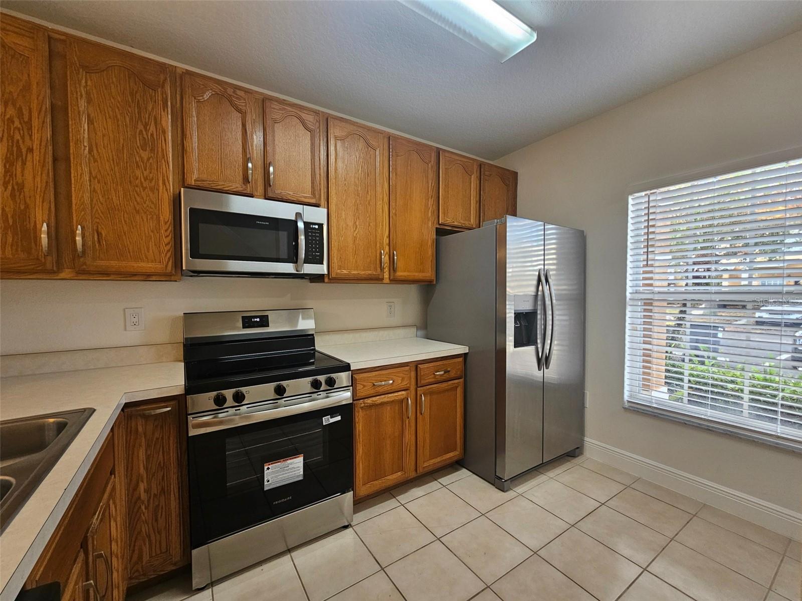 Image 11 of 24 For 136 Weymouth Drive