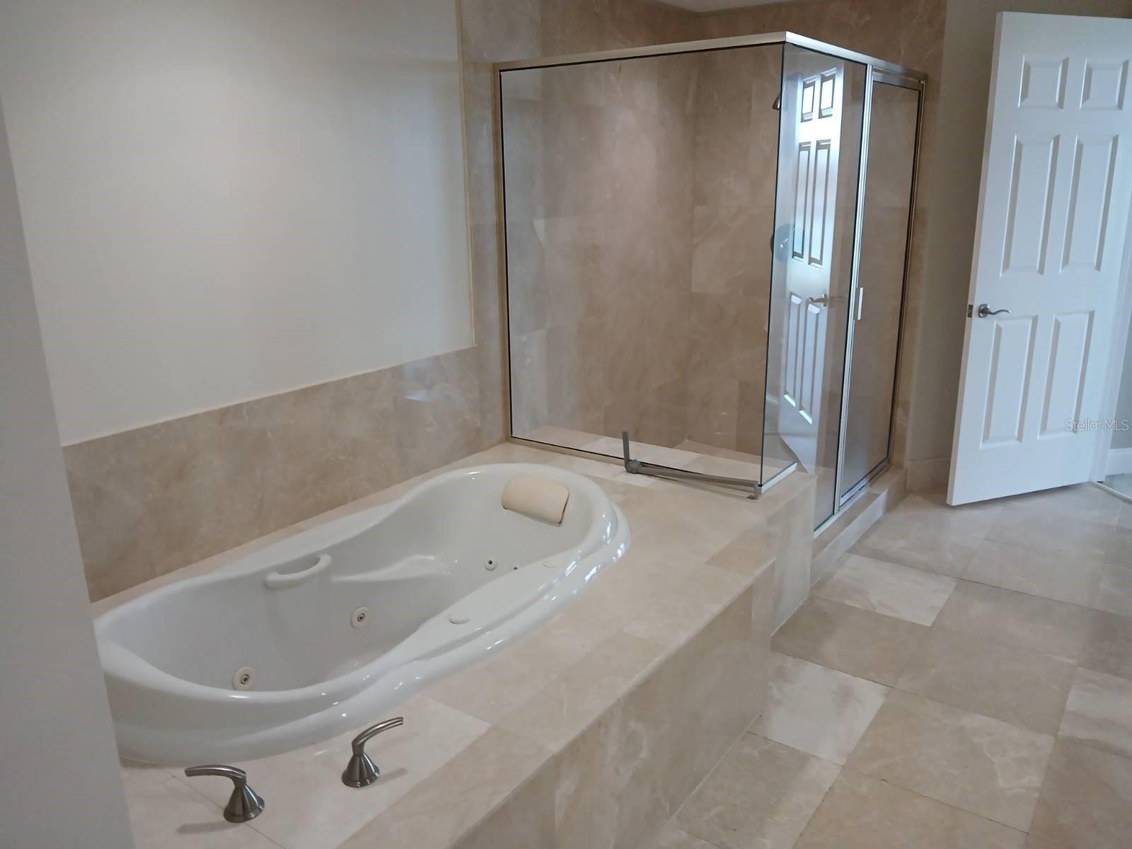 Image 17 of 24 For 231 Riverside Drive 308-1