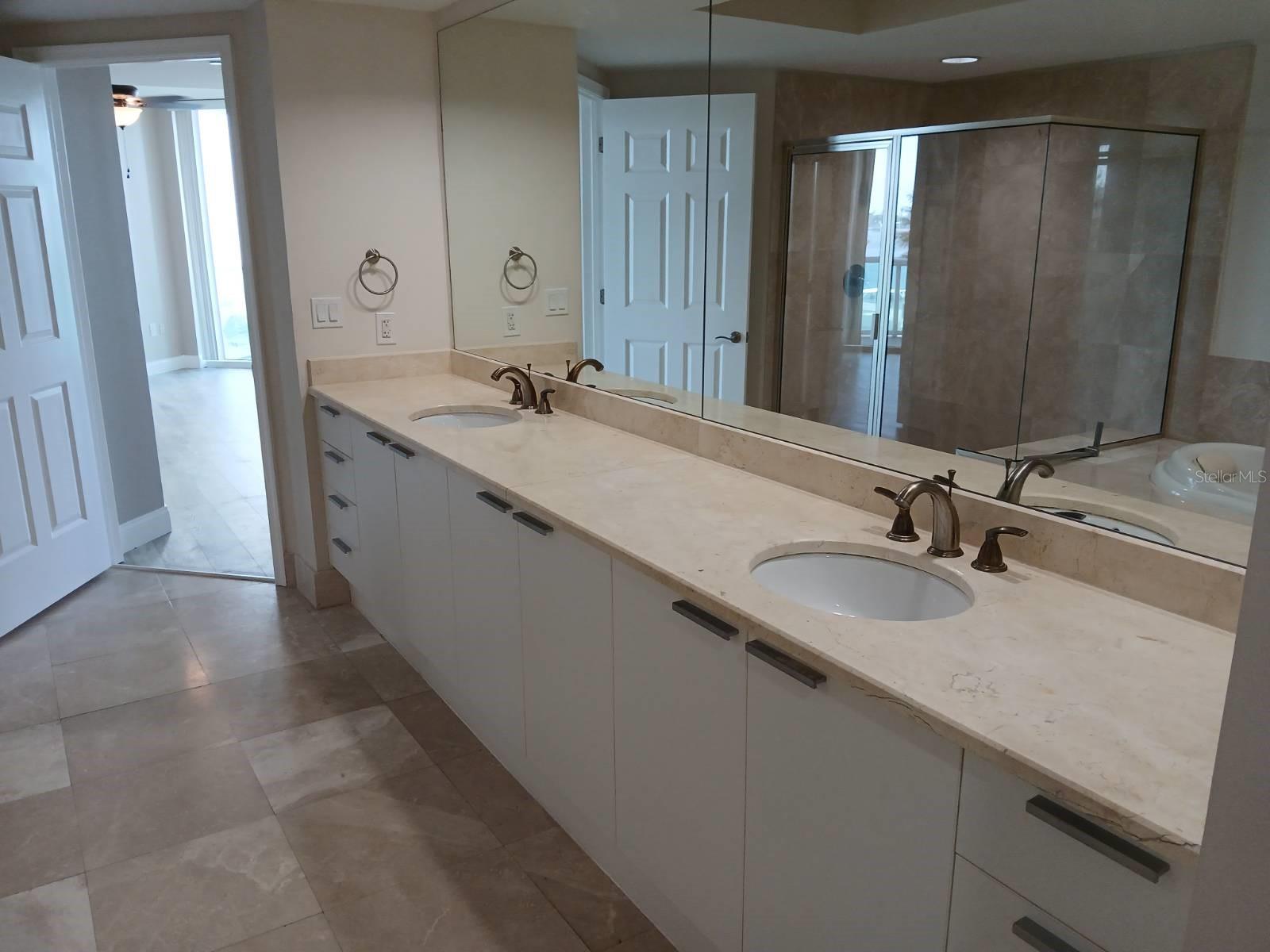 Image 19 of 24 For 231 Riverside Drive 308-1