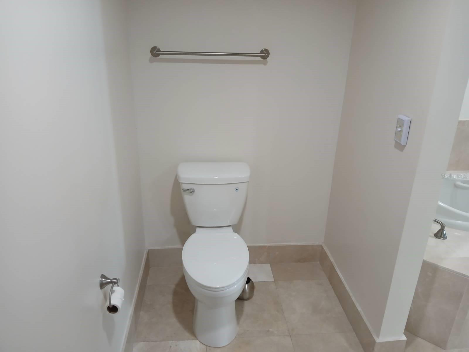 Image 21 of 24 For 231 Riverside Drive 308-1