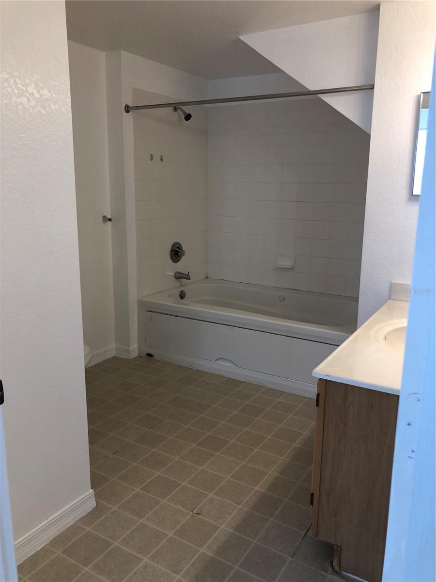 Image 6 of 17 For 4004 Venetian Bay Drive 108