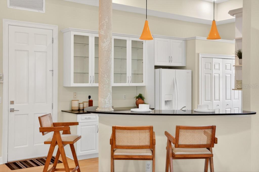 Image 17 of 89 For 548 Hyer Avenue