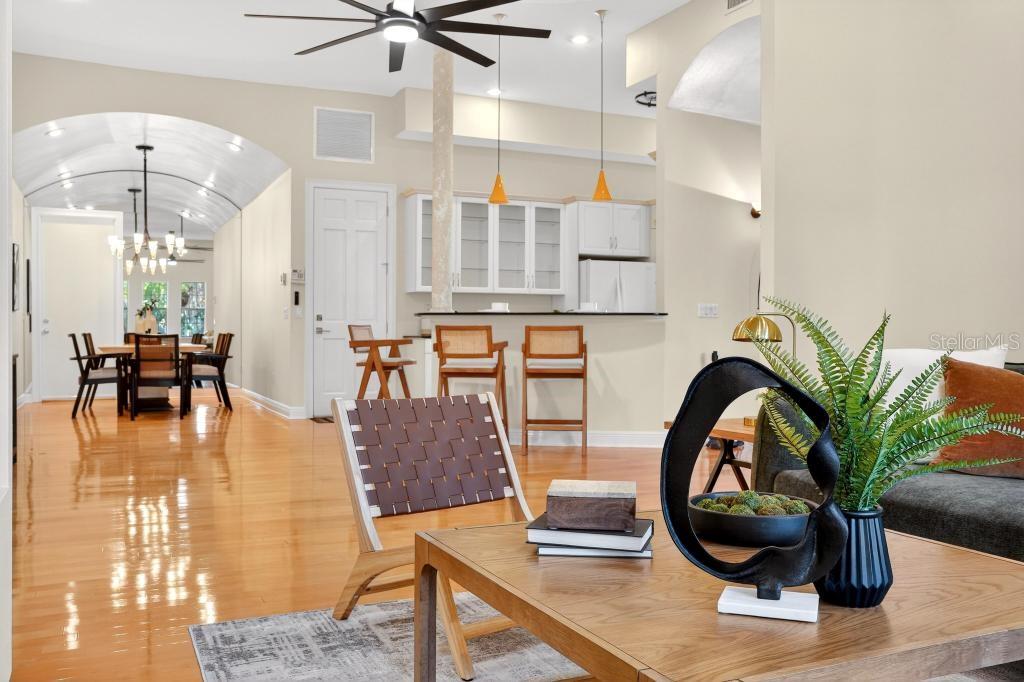 Image 23 of 89 For 548 Hyer Avenue