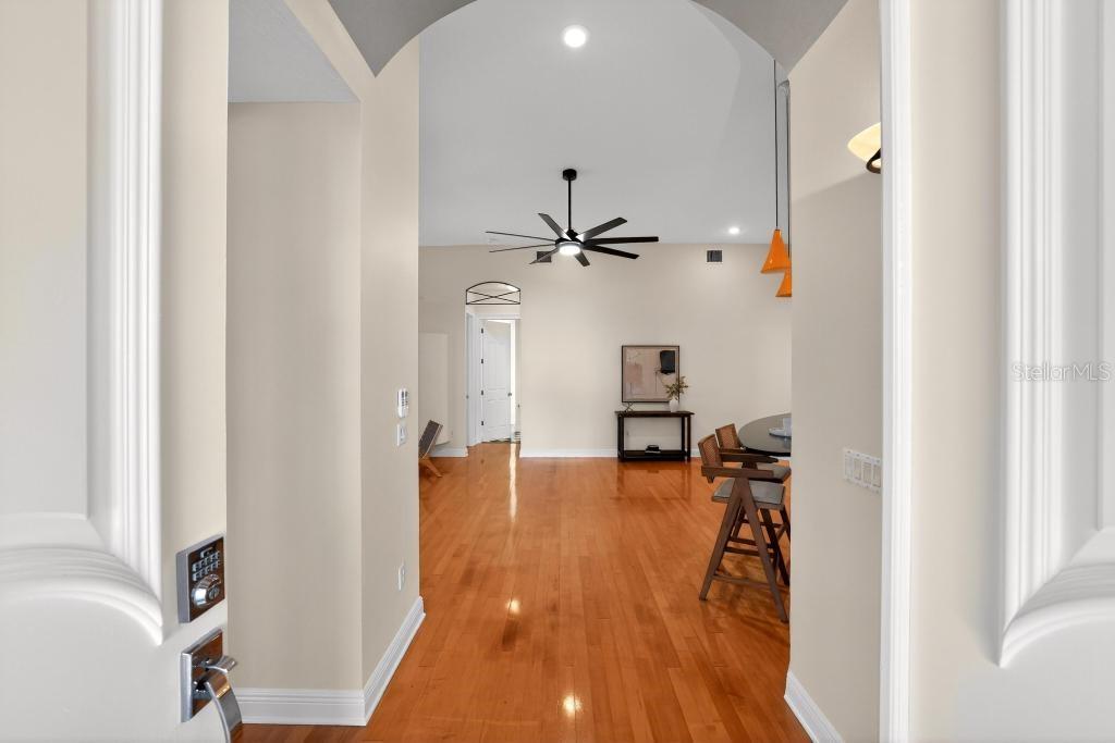 Image 34 of 89 For 548 Hyer Avenue