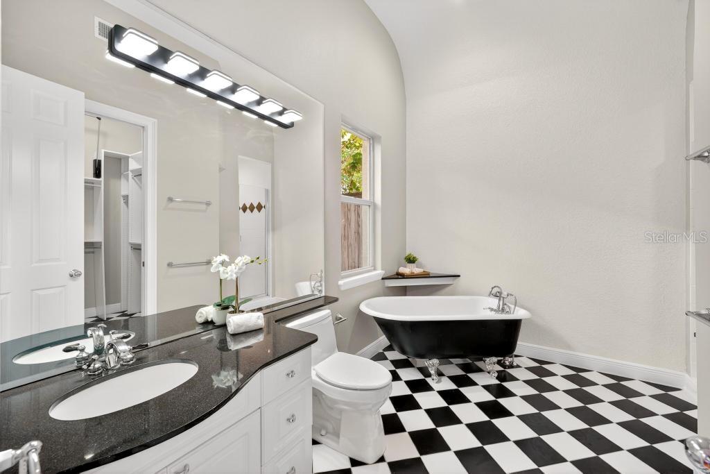 Image 44 of 89 For 548 Hyer Avenue