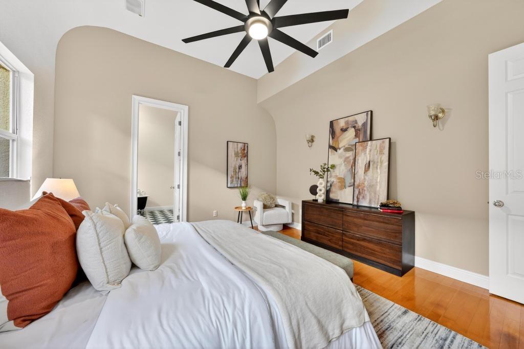 Image 53 of 89 For 548 Hyer Avenue