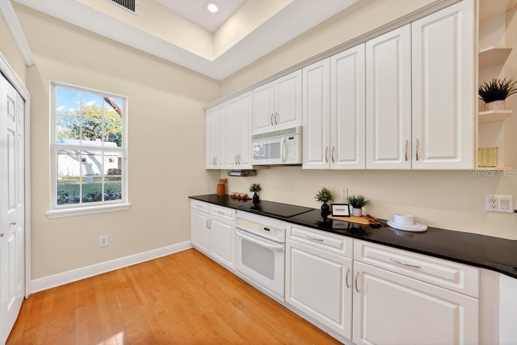 Image 65 of 89 For 548 Hyer Avenue