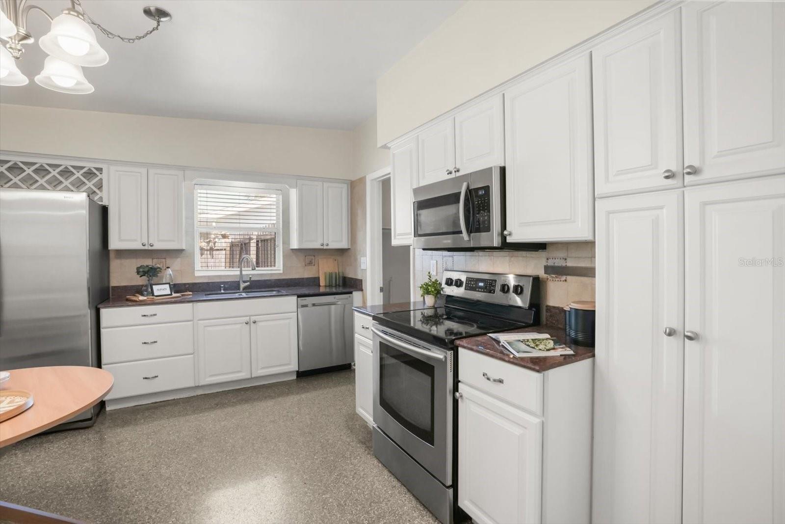 Image 7 of 29 For 2779 Sanbina Street