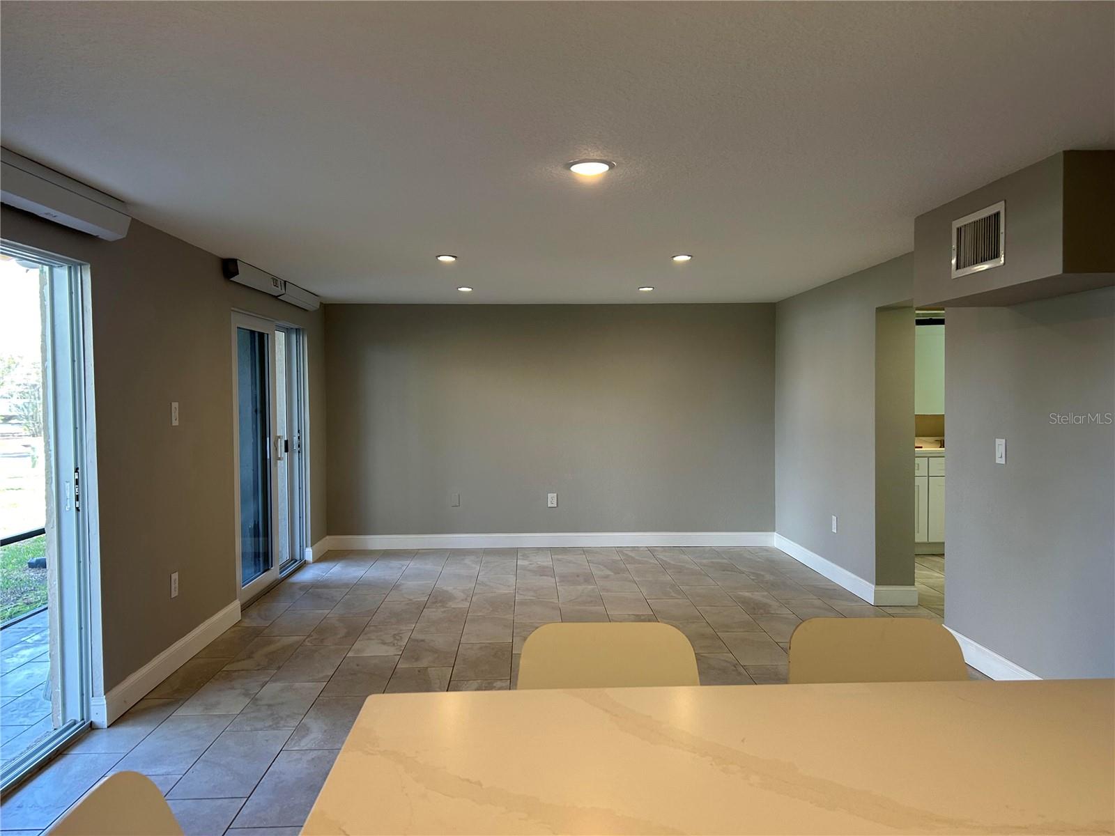 Image 10 of 33 For 8802 Bay Pointe Drive 102