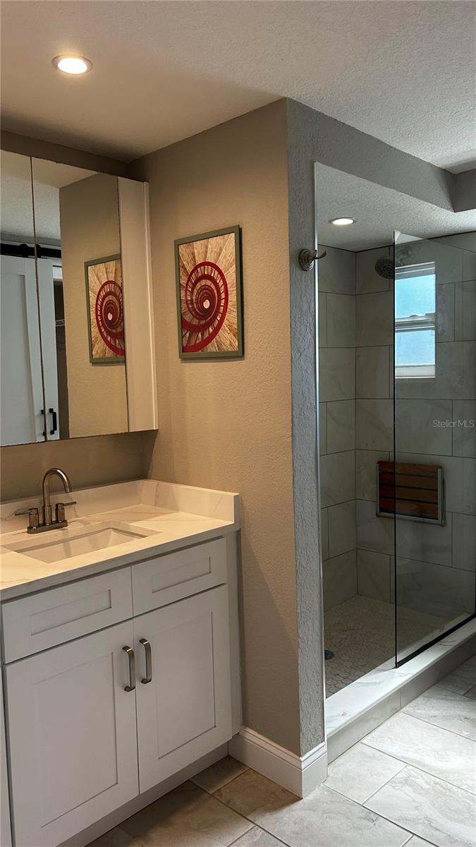 Image 23 of 33 For 8802 Bay Pointe Drive 102