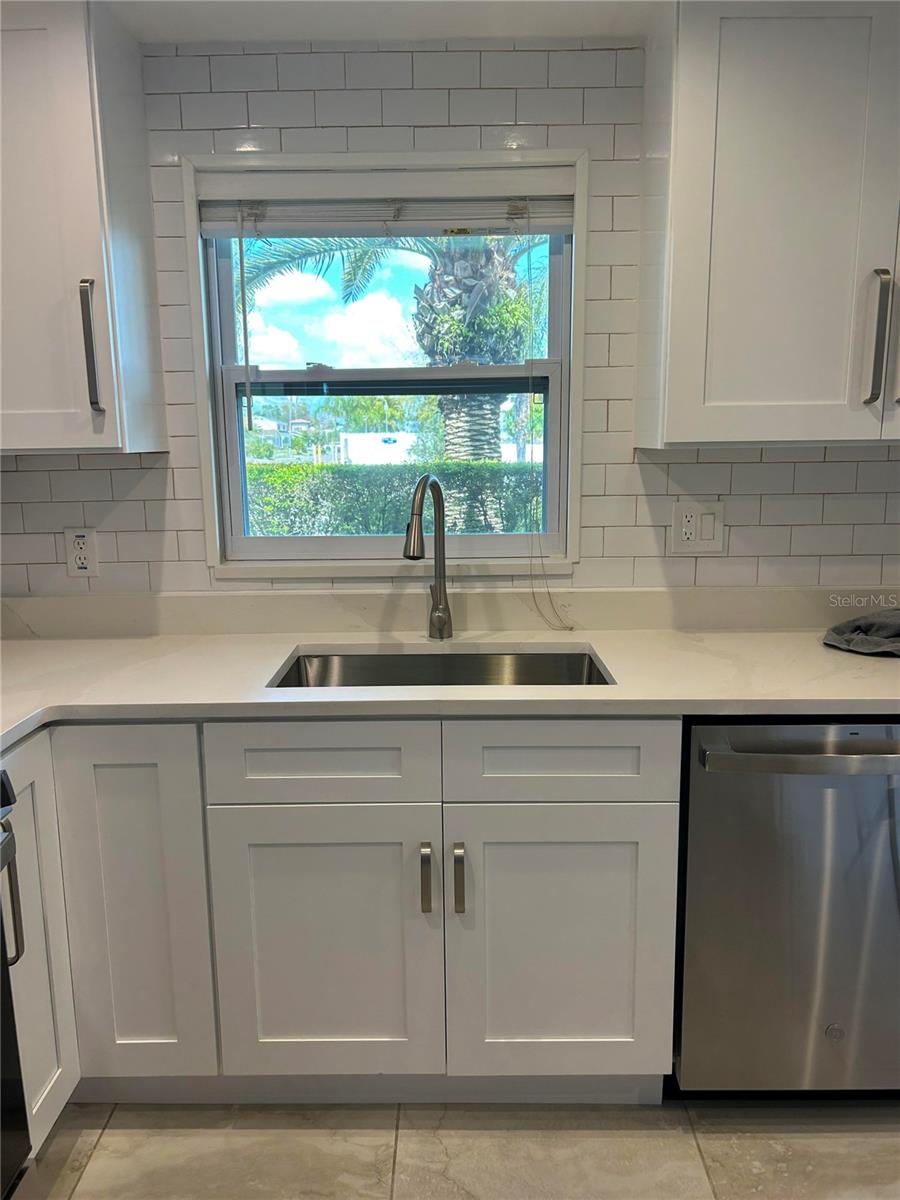 Image 7 of 33 For 8802 Bay Pointe Drive 102