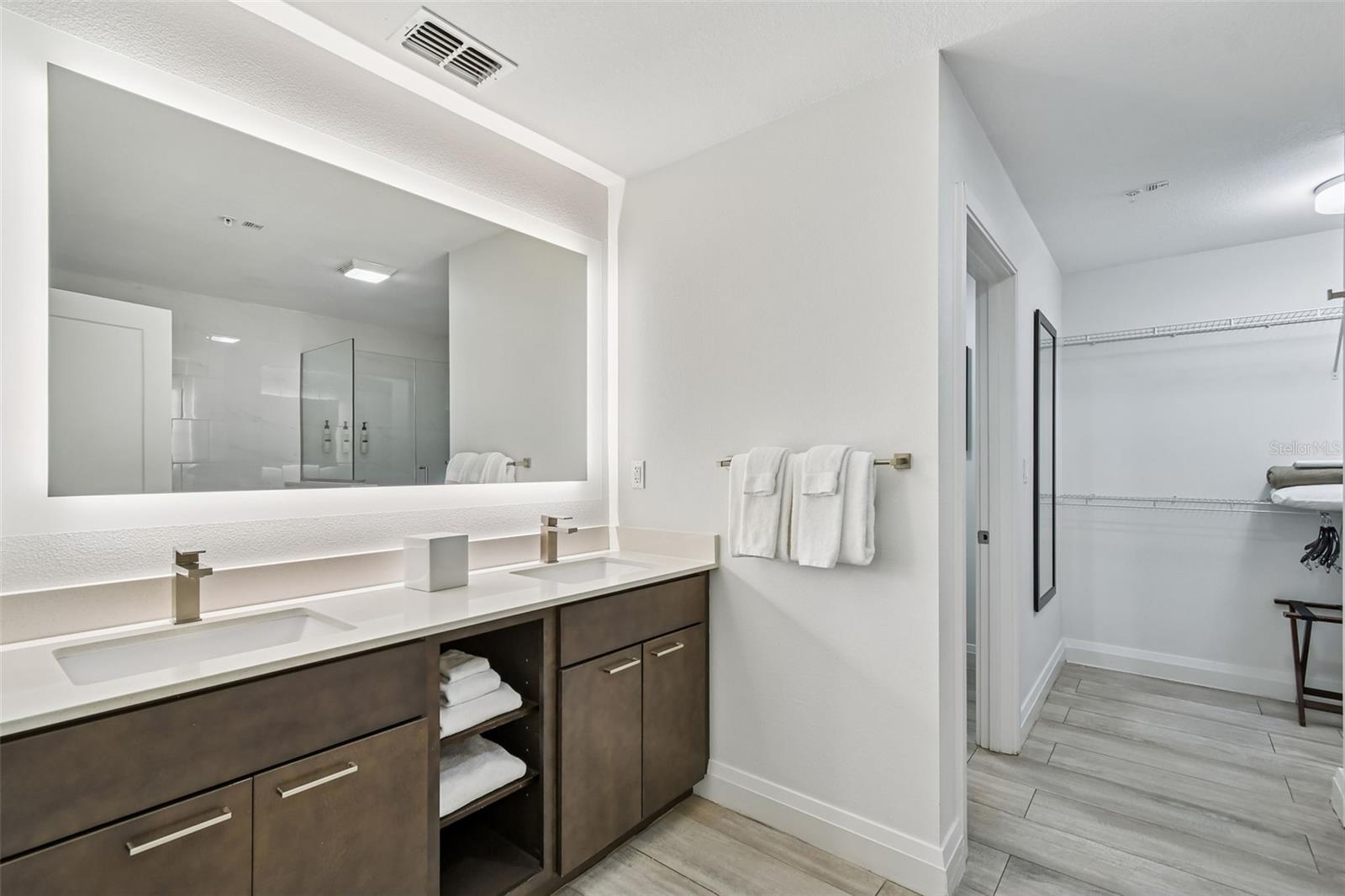 Image 15 of 30 For 14501 Grove Resort Ave 3621