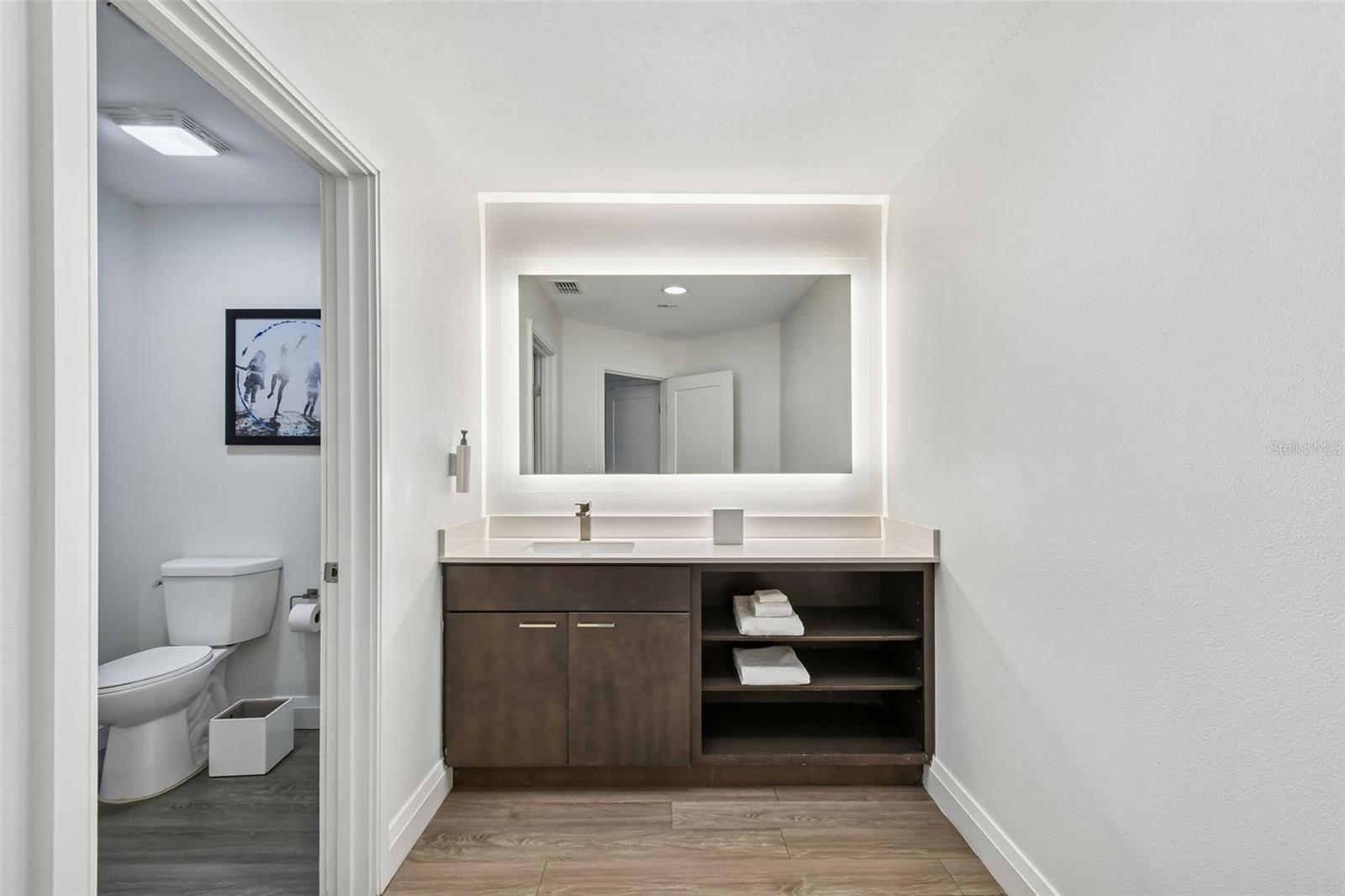 Image 22 of 30 For 14501 Grove Resort Ave 3621