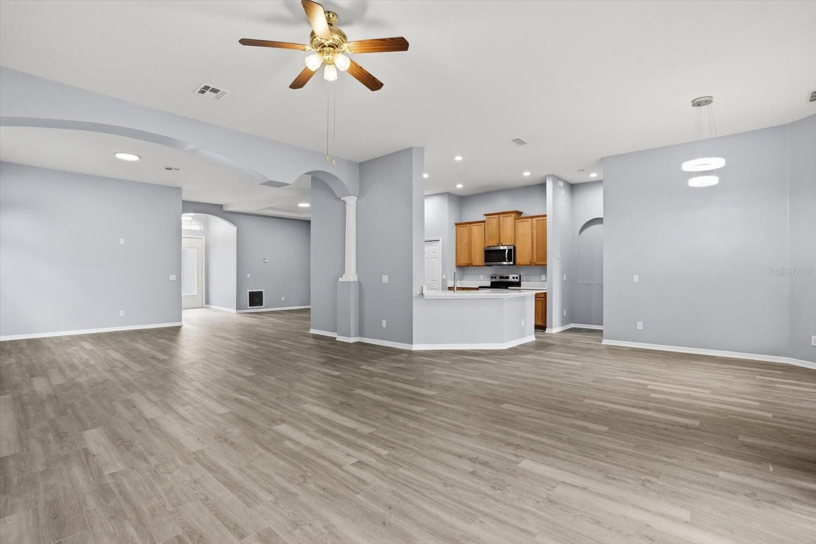 Image 10 of 39 For 205 Kays Landing Drive