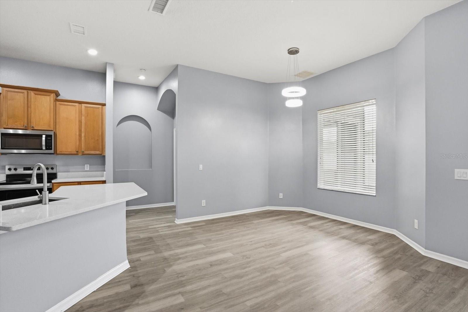 Image 11 of 39 For 205 Kays Landing Drive