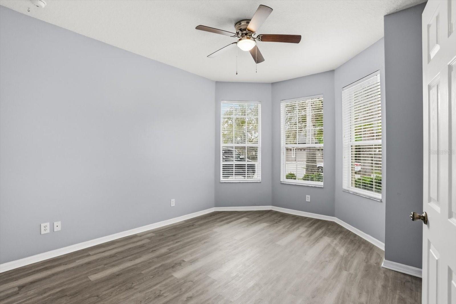 Image 20 of 39 For 205 Kays Landing Drive