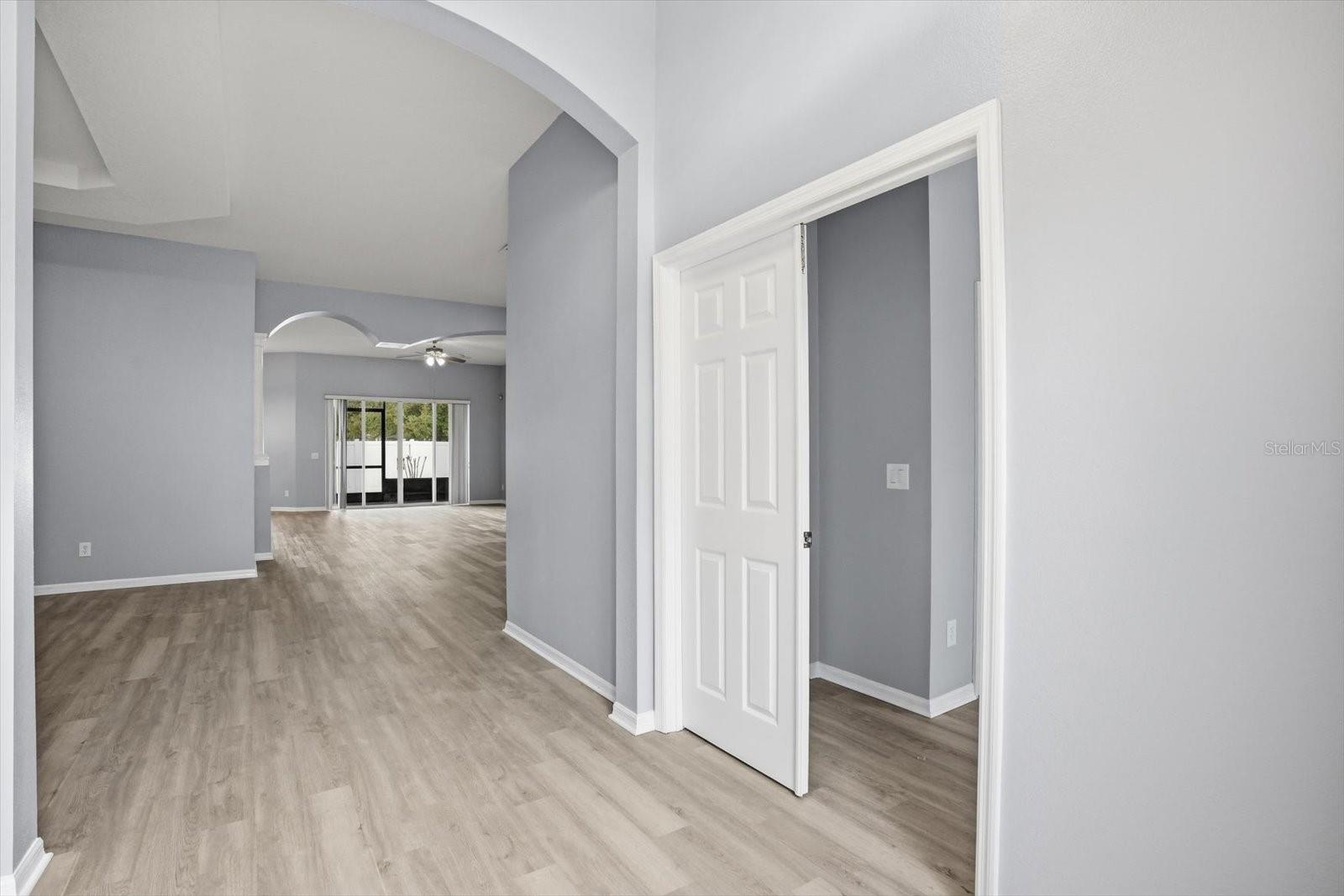 Image 5 of 39 For 205 Kays Landing Drive