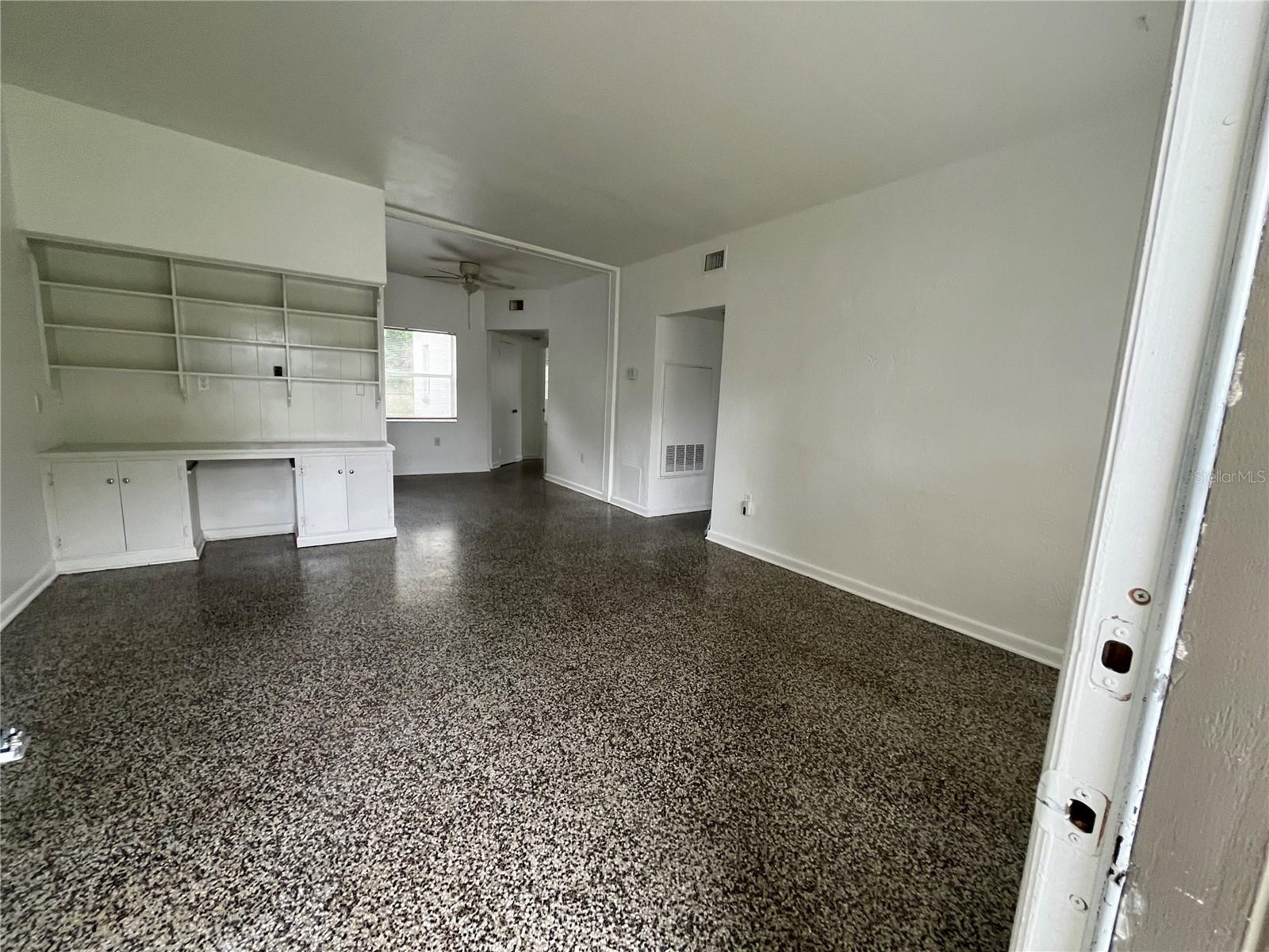 Image 5 of 18 For 70 Griggs Avenue