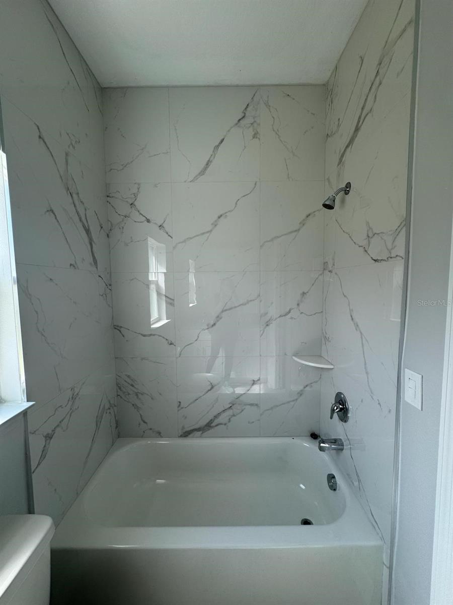 Image 11 of 18 For 726 Bobcat Court B