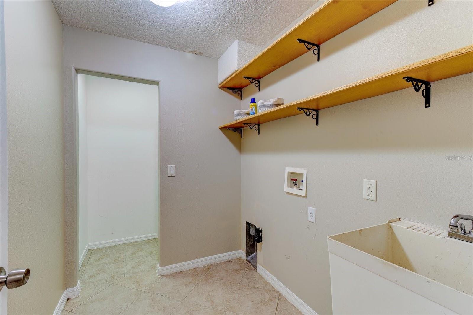 Image 40 of 49 For 2624 Fawnlake Trail