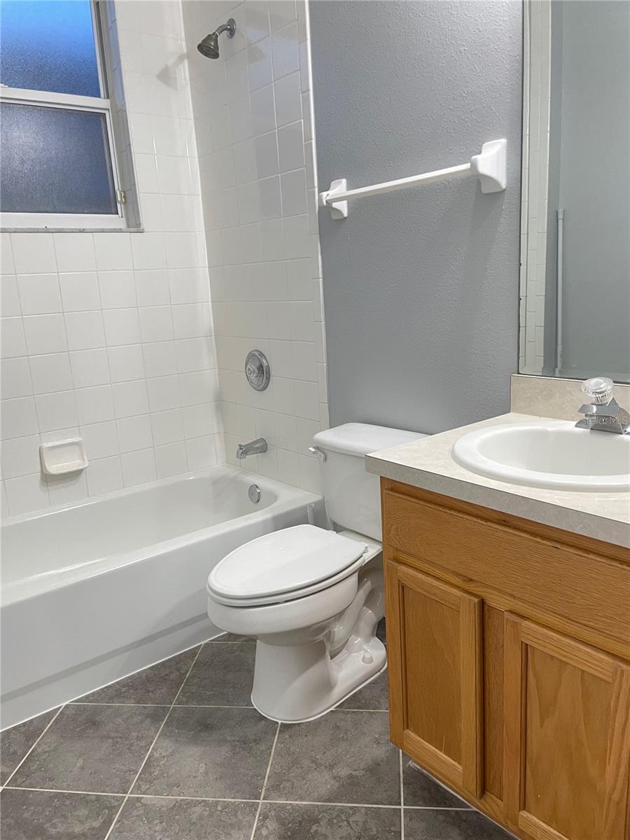 Image 33 of 40 For 10372 Andover Point Circle