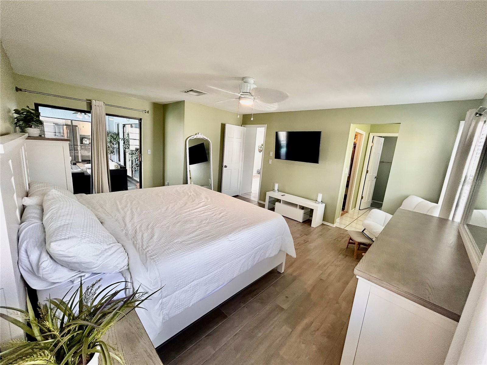 Image 16 of 33 For 8911 Welsh Way