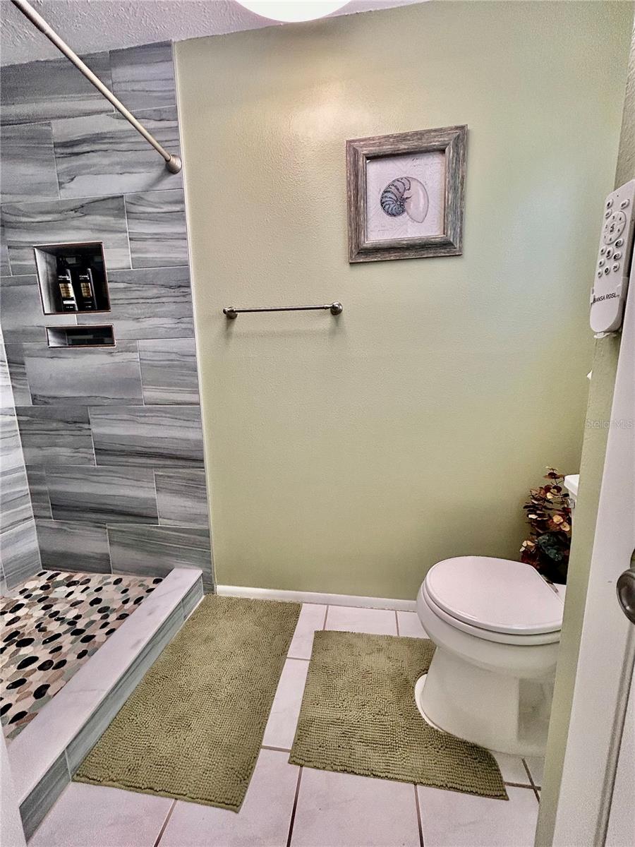 Image 20 of 33 For 8911 Welsh Way