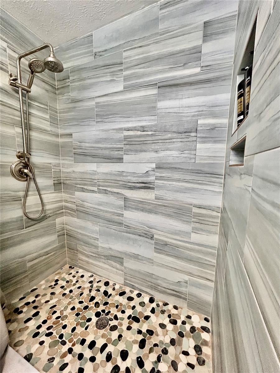 Image 22 of 33 For 8911 Welsh Way