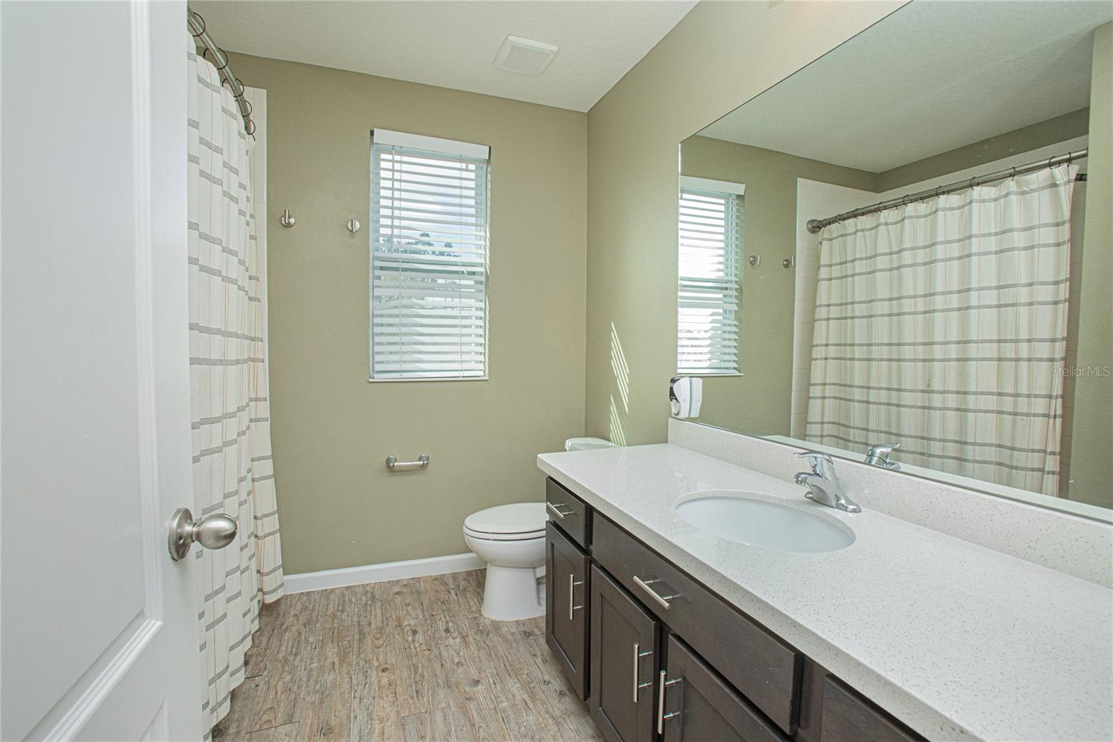 Image 16 of 33 For 2427 Liner Avenue