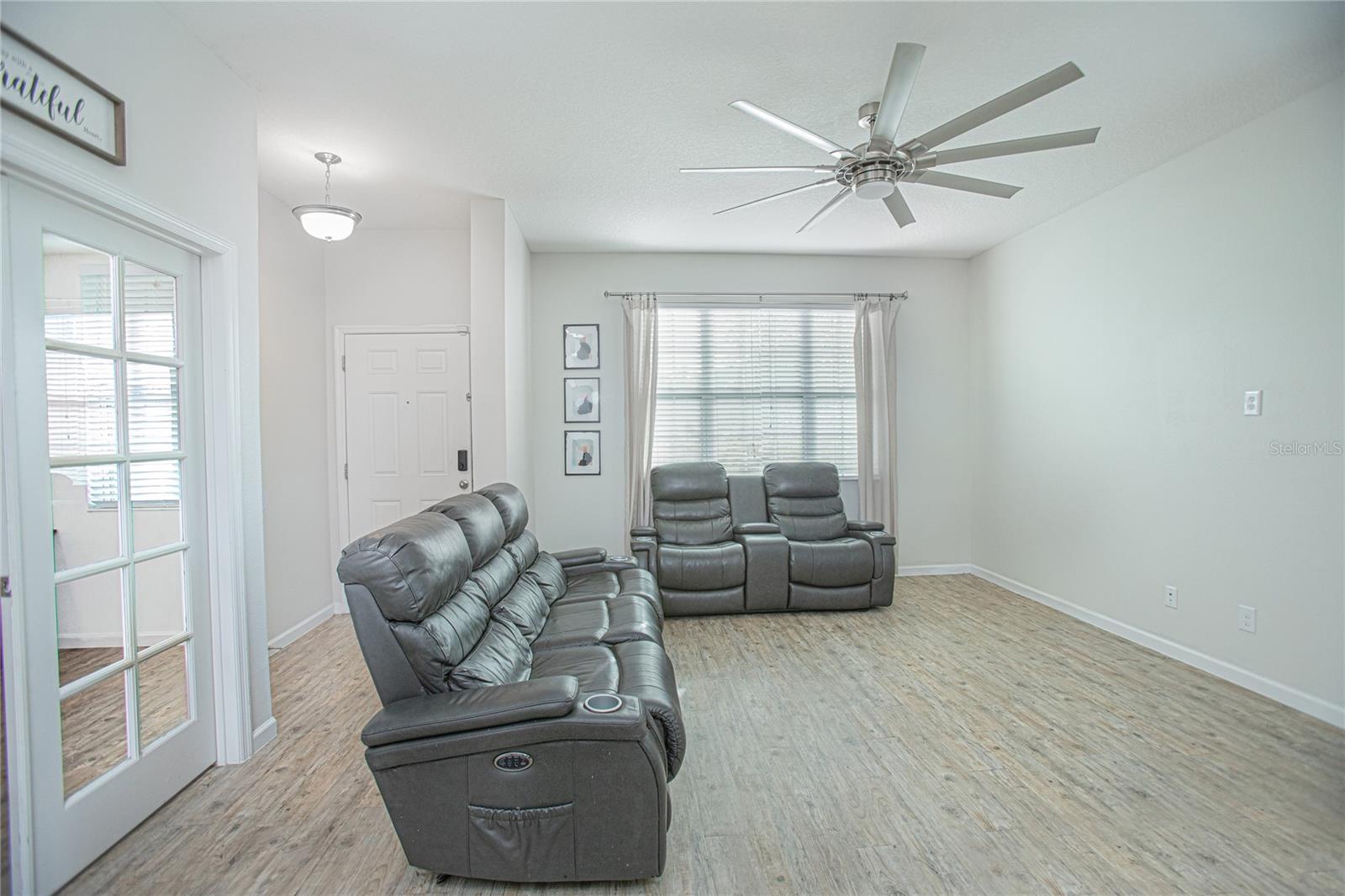 Image 2 of 33 For 2427 Liner Avenue