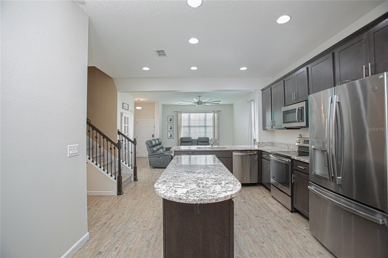 Image 5 of 33 For 2427 Liner Avenue