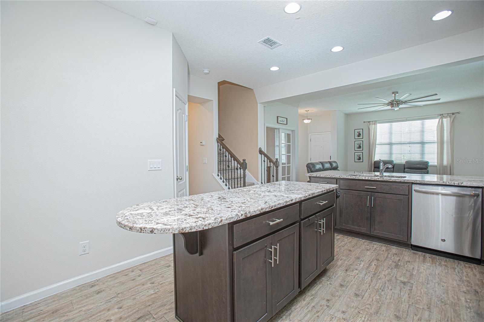 Image 6 of 33 For 2427 Liner Avenue