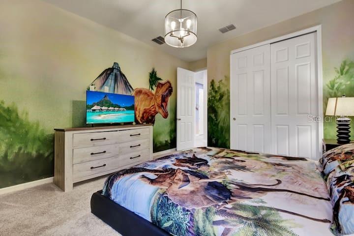 Image 28 of 62 For 1919 Tropical Palms Circle