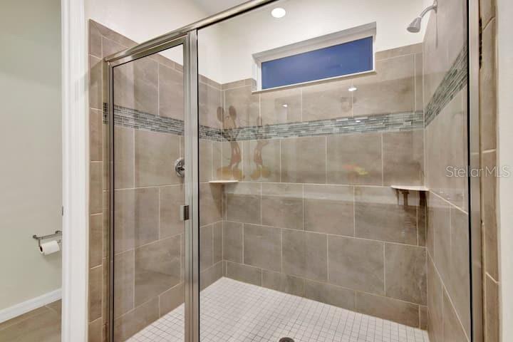 Image 38 of 62 For 1919 Tropical Palms Circle