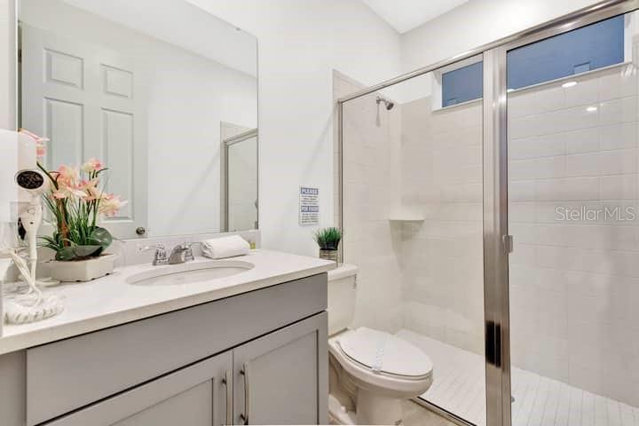 Image 39 of 62 For 1919 Tropical Palms Circle