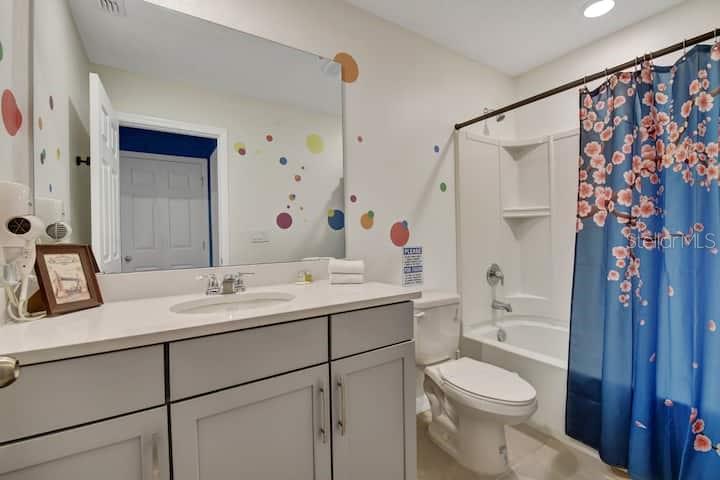 Image 41 of 62 For 1919 Tropical Palms Circle