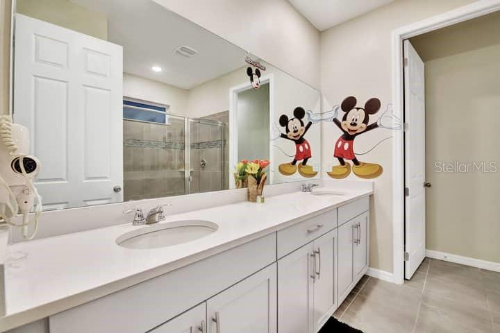 Image 42 of 62 For 1919 Tropical Palms Circle