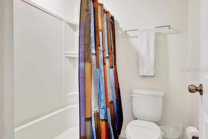 Image 45 of 62 For 1919 Tropical Palms Circle