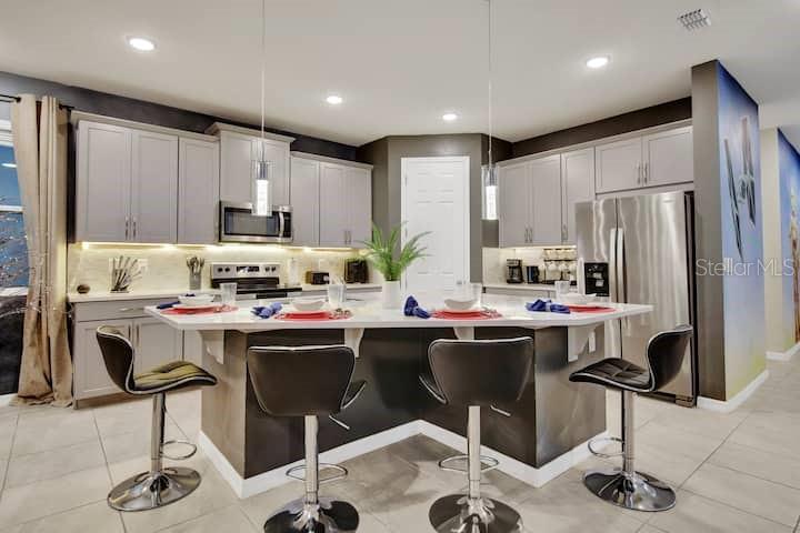 Image 5 of 62 For 1919 Tropical Palms Circle