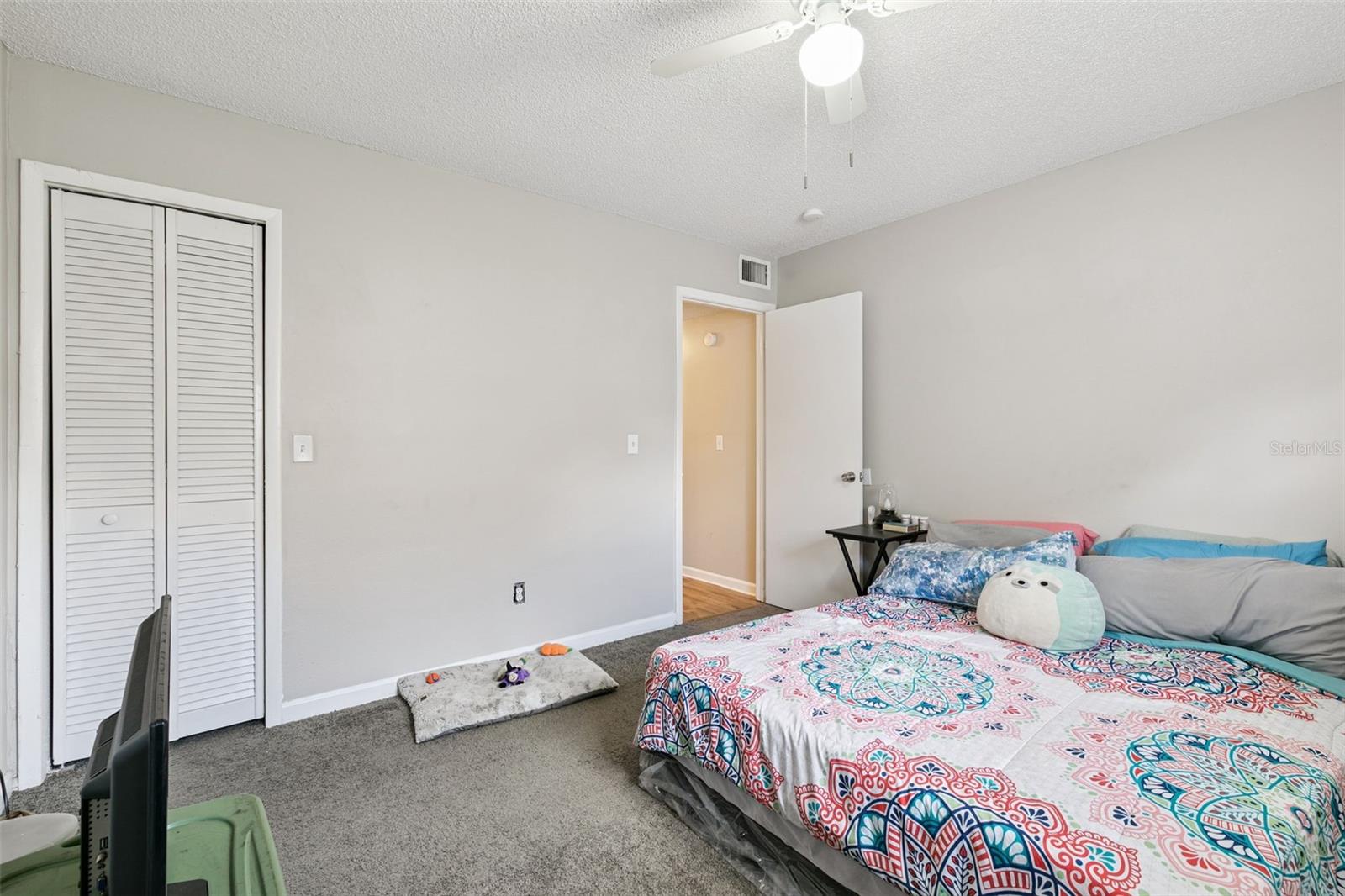 Image 17 of 35 For 489 Deerwood Avenue