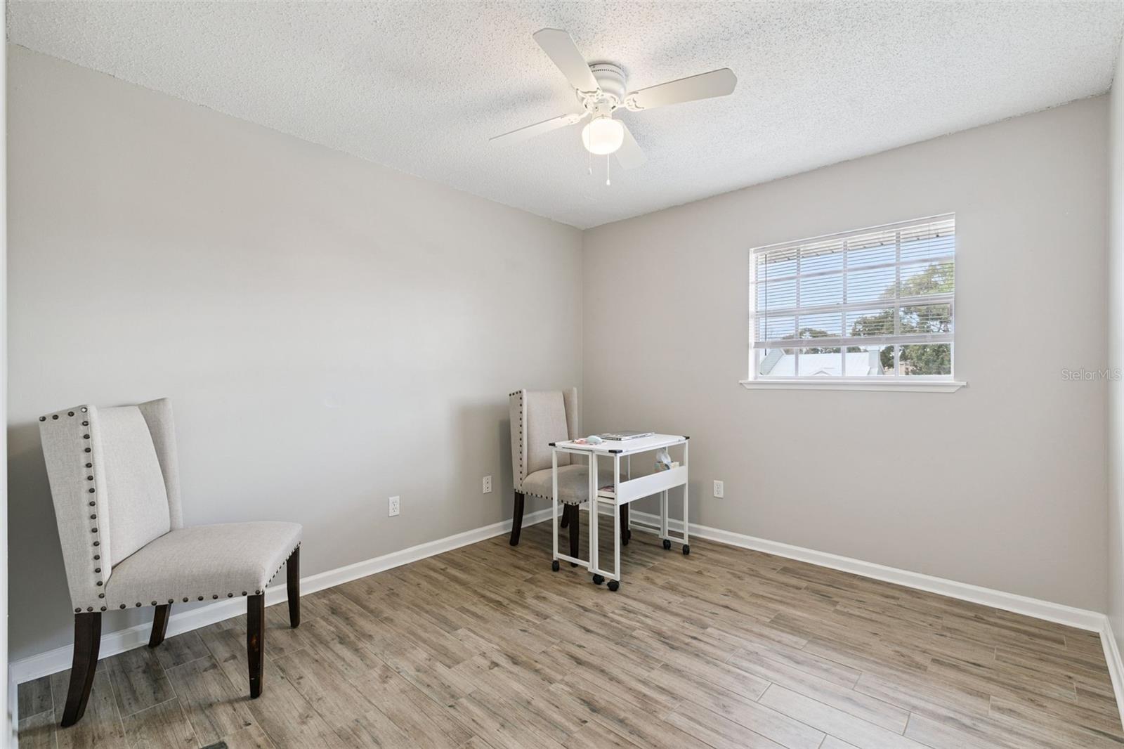 Image 25 of 35 For 489 Deerwood Avenue